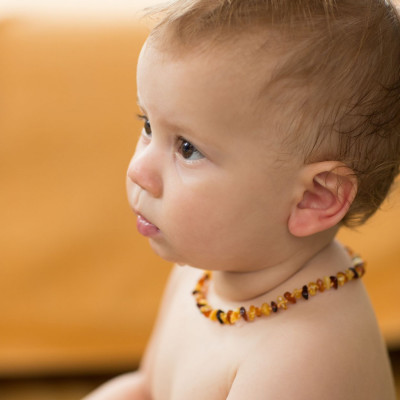 collier ambre bébé