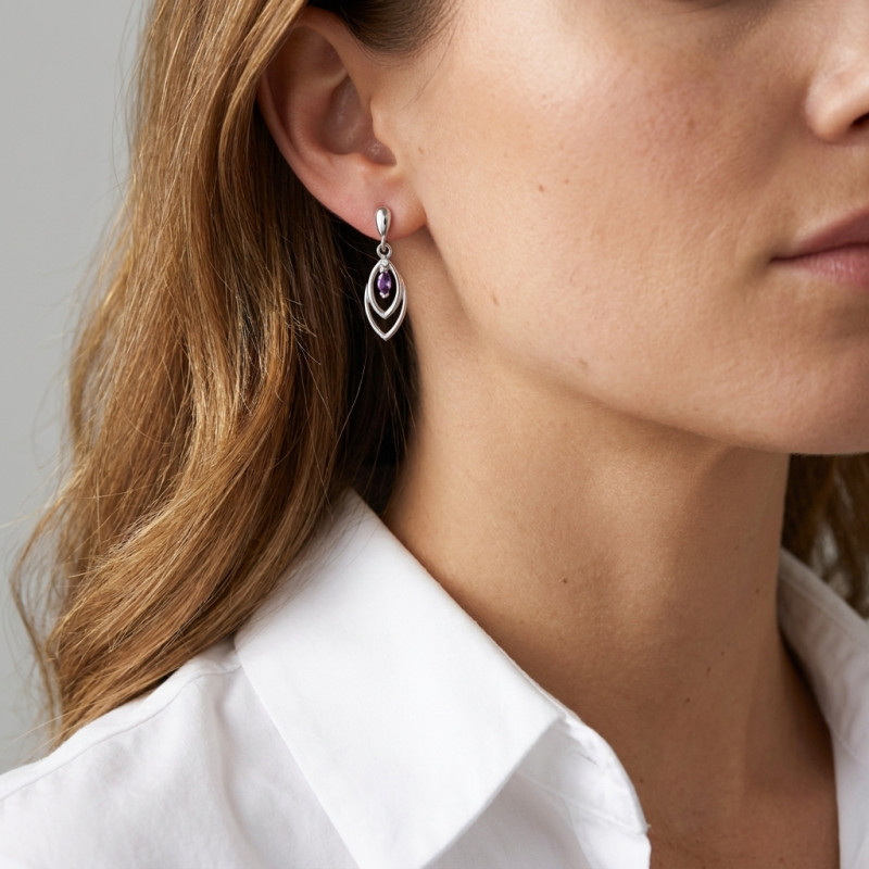 B.O. Pendantes Améthyste et Diamant en Or Blanc 375 porté