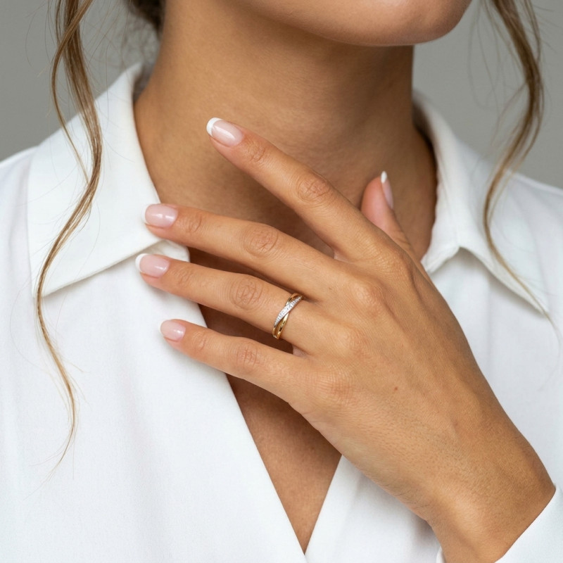 Bague 2 Ors Diamant (0.005ct) porté
