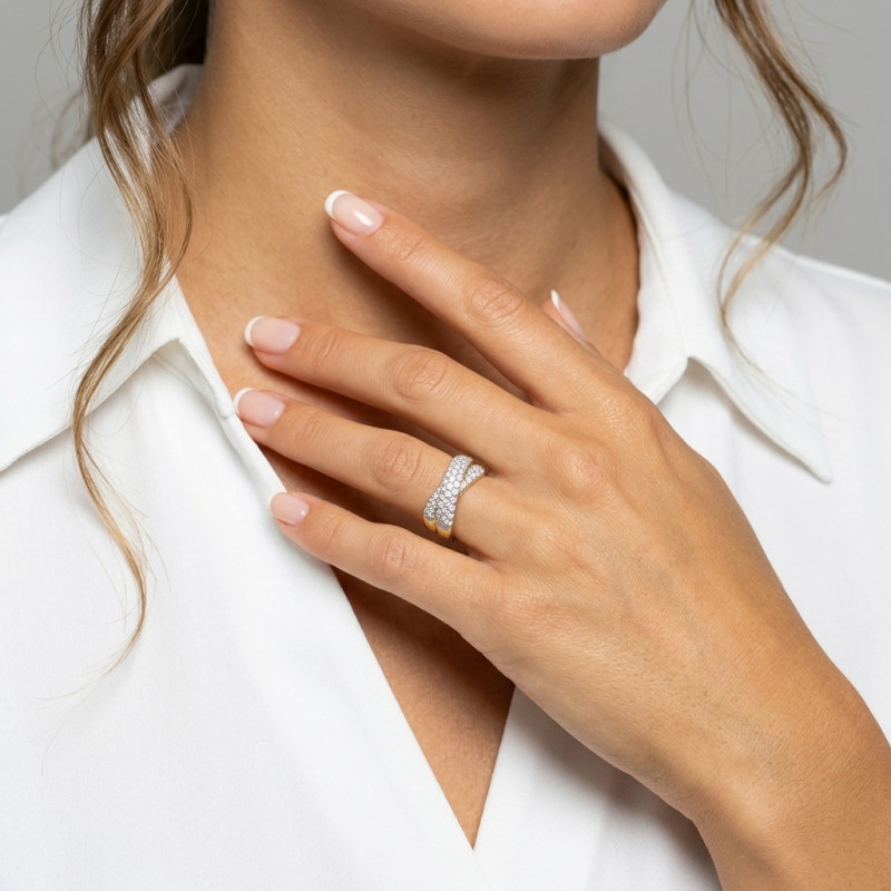 Bague Anneaux Entrelacés Or Jaune 750 Diamant  0.75 carat porté