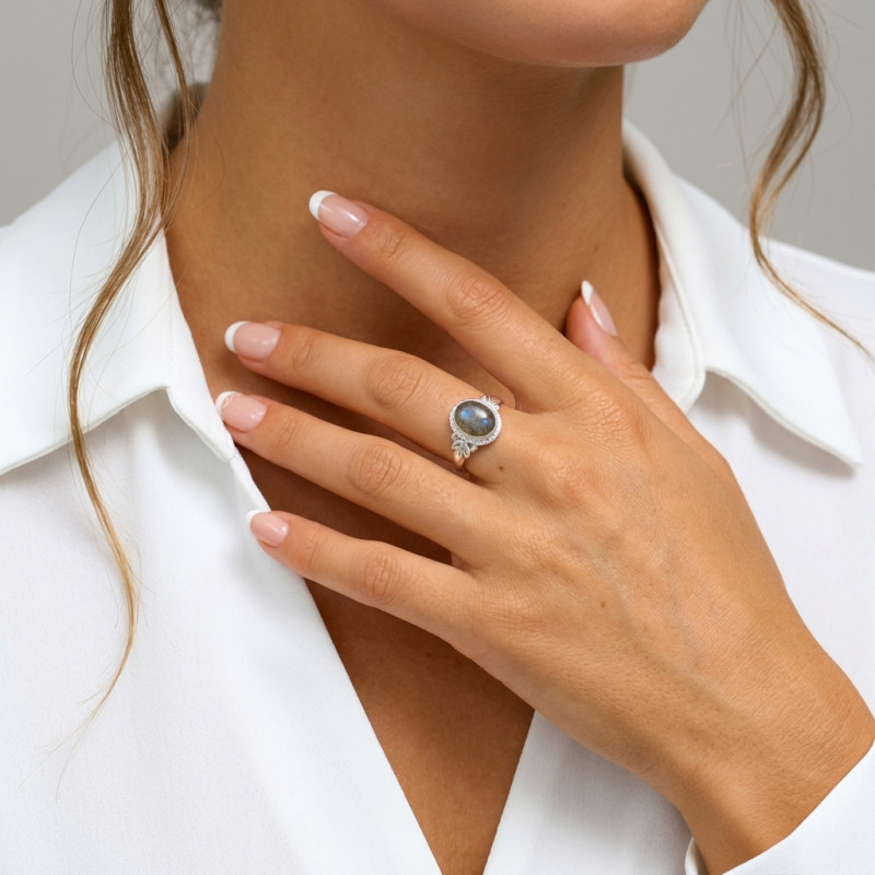 Bague Argent 925 Labradorite Ovale 9x7mm porté