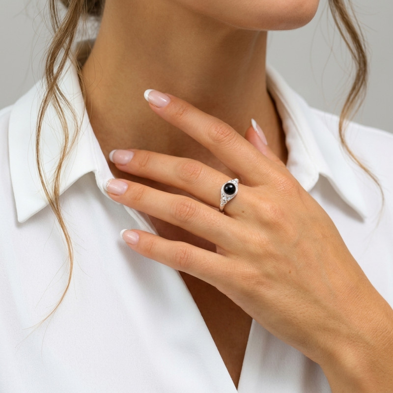 Bague Argent 925 Onyx Cabochon Rond 6mm porté