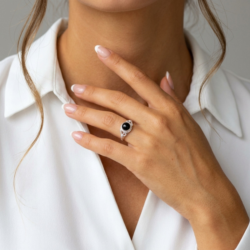 Bague Argent 925 Onyx Cabochon Rond 7mm porté