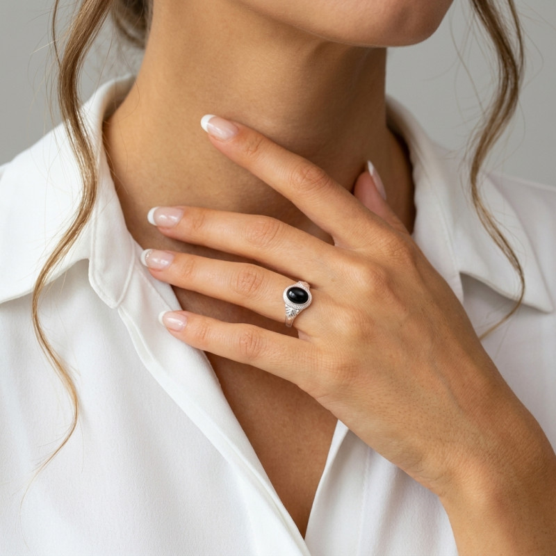 Bague Argent 925 Onyx Ovale 9x7mm porté