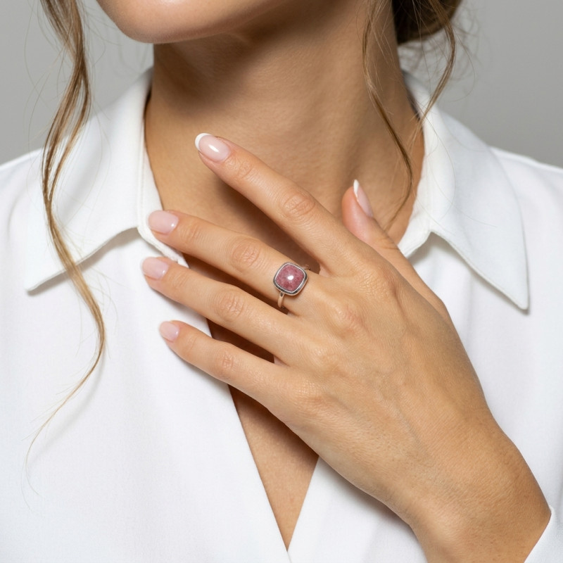 Bague Argent 925 Rhodonite Cabochon Coussin 10x10mm porté