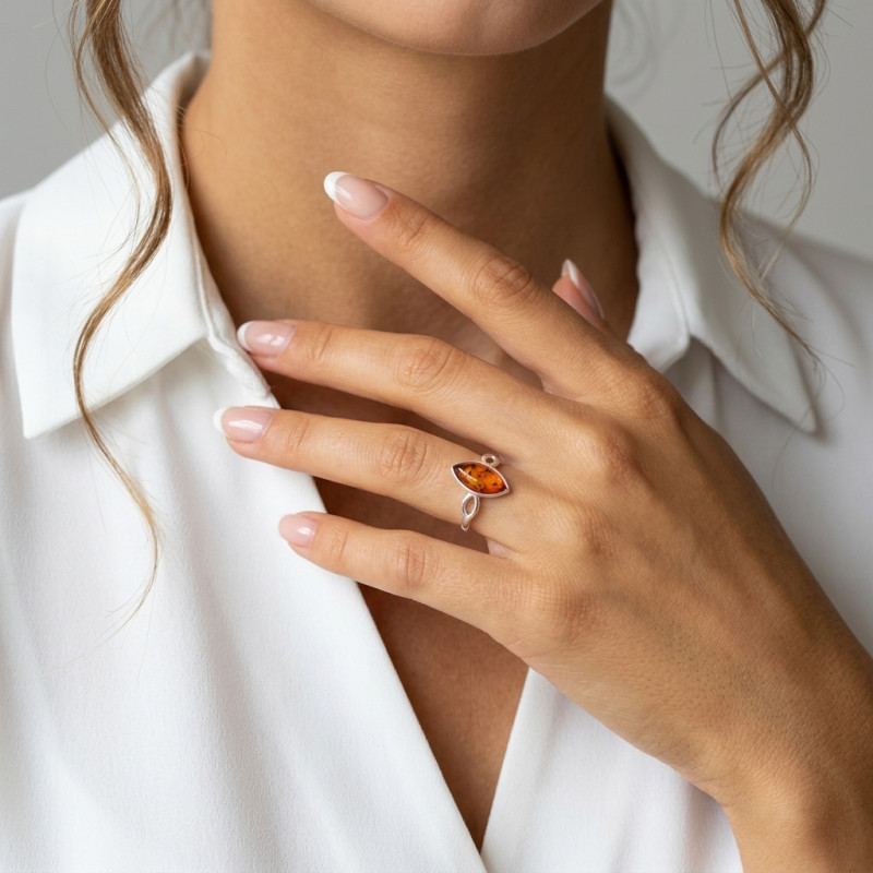 Bague Argent  Ambre Pierre Navette 12x6mm porté