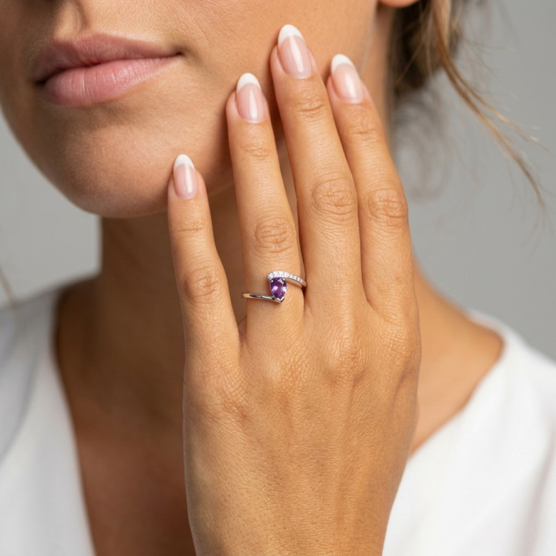 Bague Argent Améthyste Poire 7x5mm et Oxydes porté
