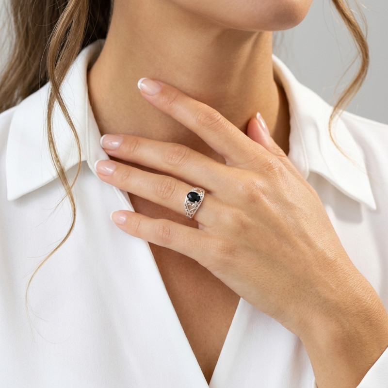 Bague Argent Arabesques et Onyx  porté