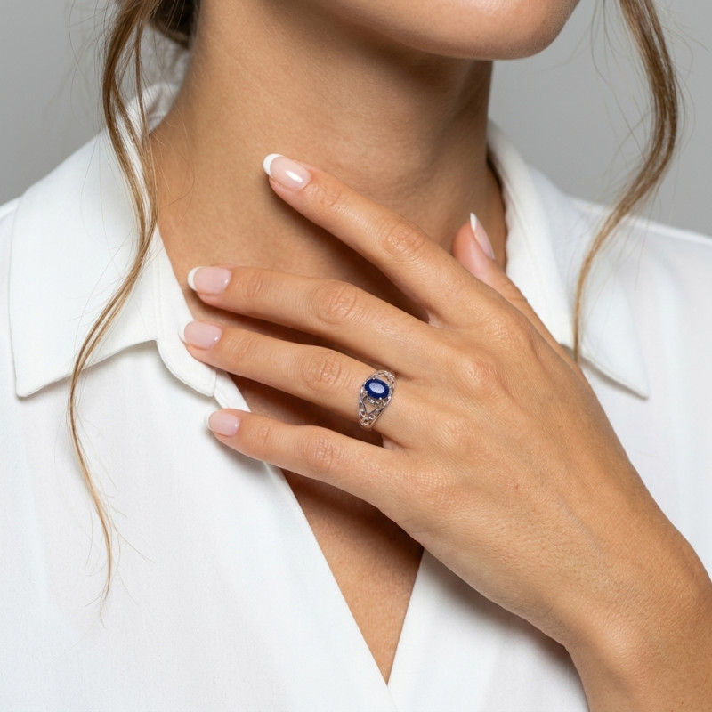 Bague Argent Arabesques Lapis Lazuli porté