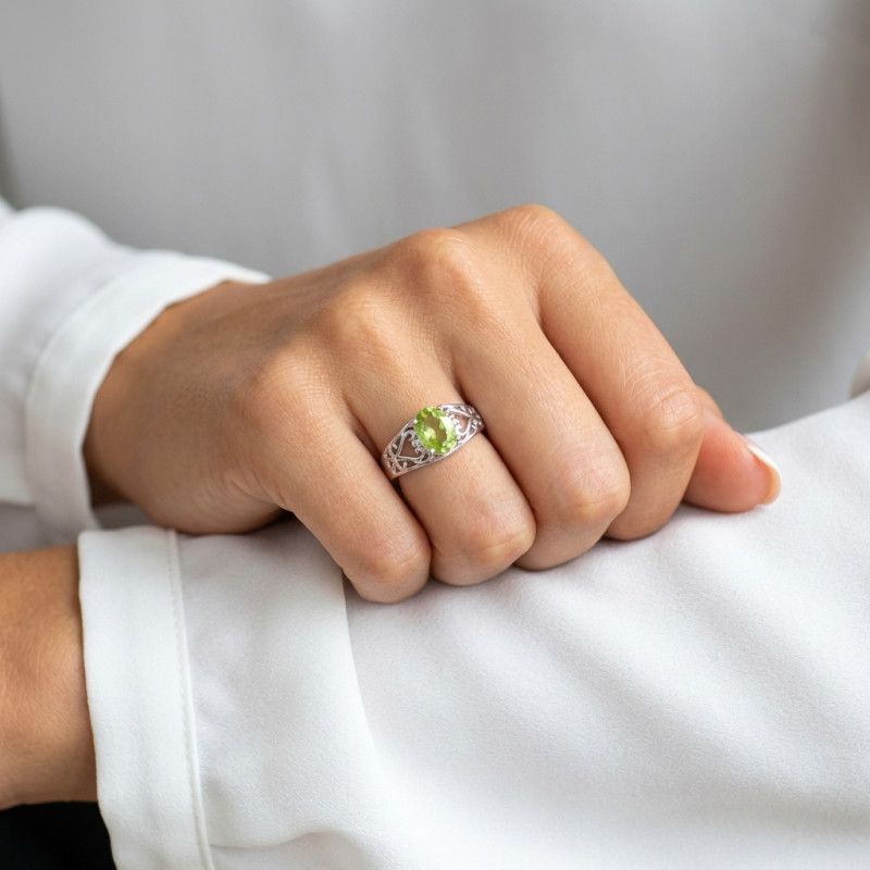 Bague Argent Arabesques Péridot porté