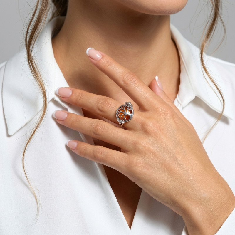 Bague Argent de Arbre de Vie et Ambre porté