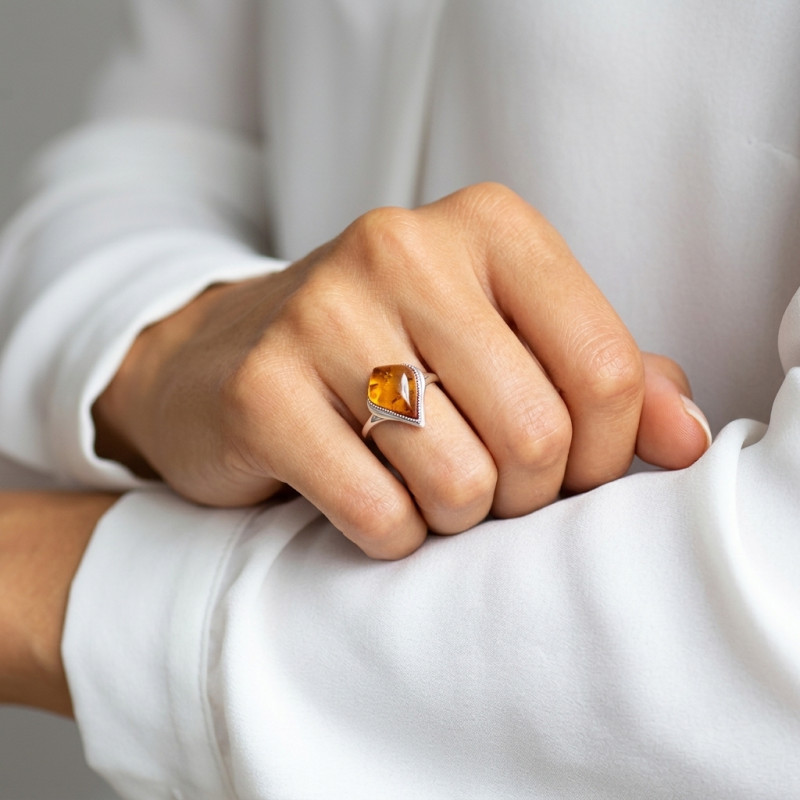 Bague argent et ambre 10x13mm porté
