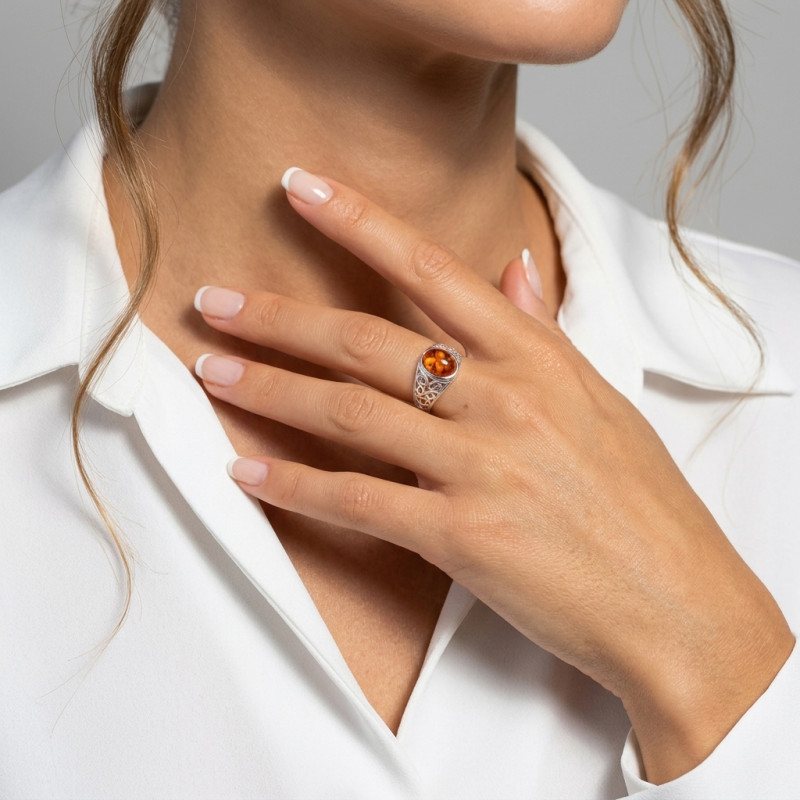 Bague Argent et Ambre Arabesque porté