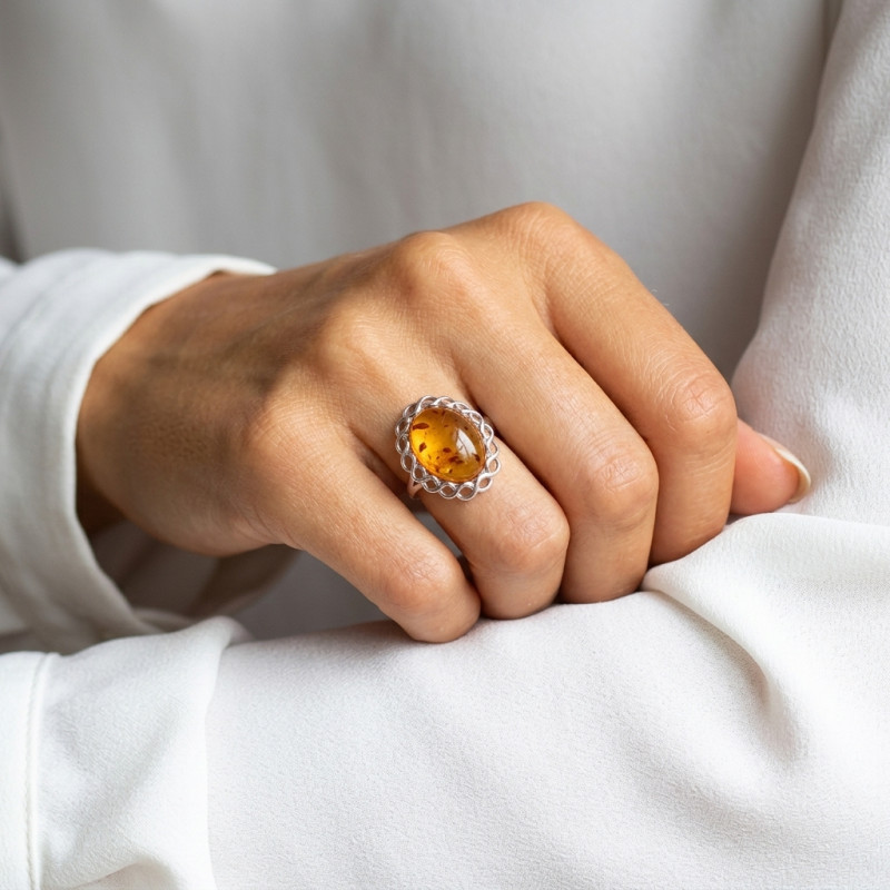 Bague argent et ambre ovale 11x15mm porté