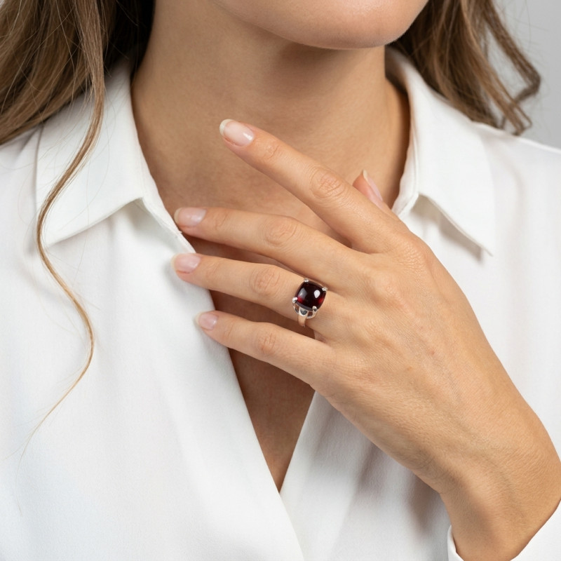 Bague Argent  Grenat Coussin 12mm porté