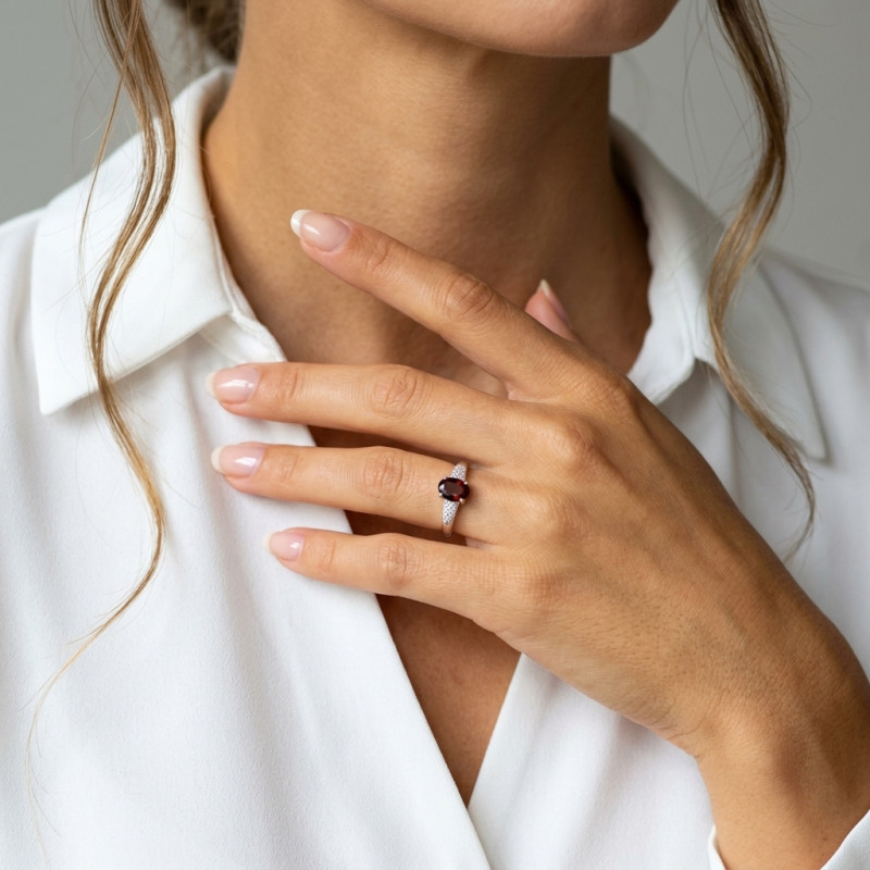 Bague Argent Grenat Ovale 8x6mm  et Oxyde porté