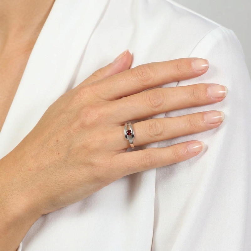 Bague Argent  Grenat Rond 3.5mm porté