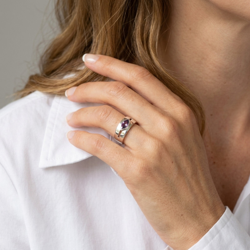 Bague Argent  Large Améthyste Navette porté