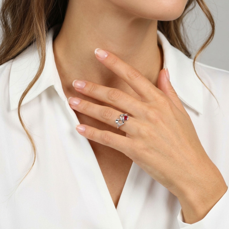 Bague Argent  Motif S Grenat Rond 4mm porté