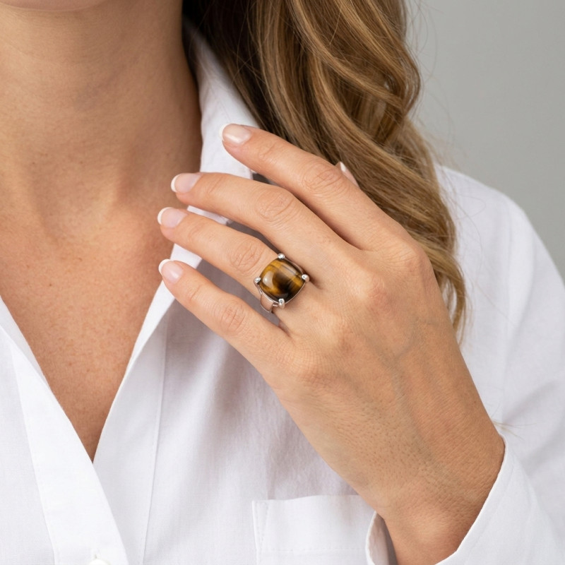 Bague Argent  Oeil de tigre Coussin 16mm porté