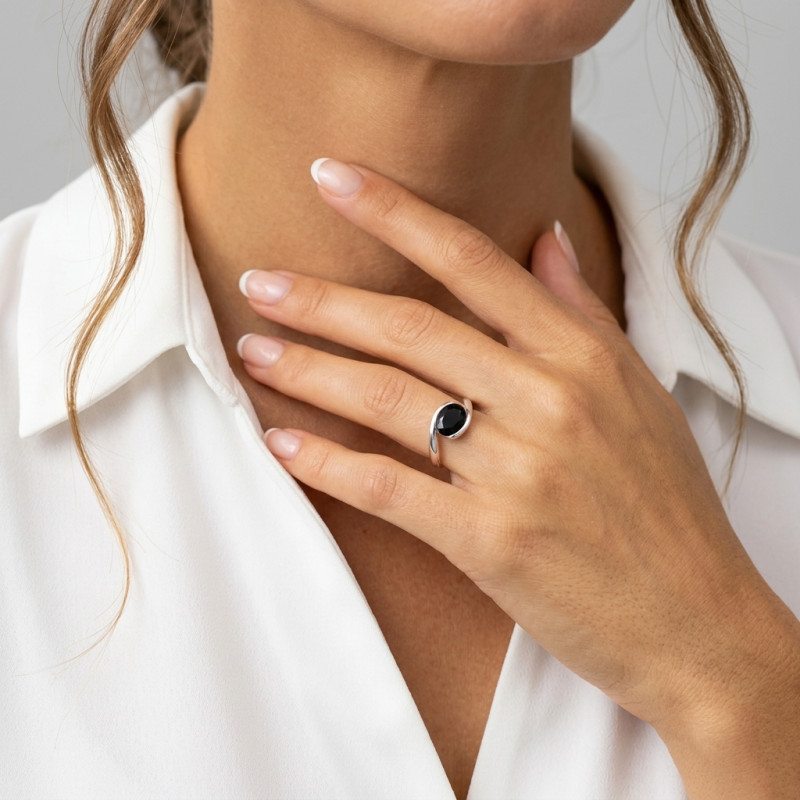 Bague Argent Onyx Ovale 9x7mm porté