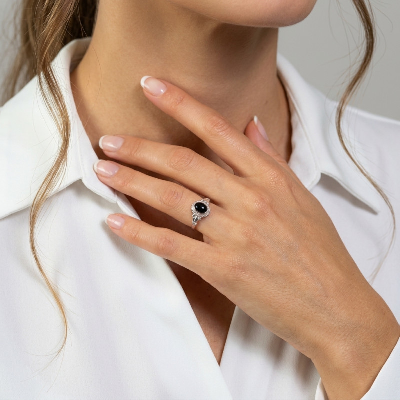 Bague Argent Onyx Pierre ovale 7x5mm porté