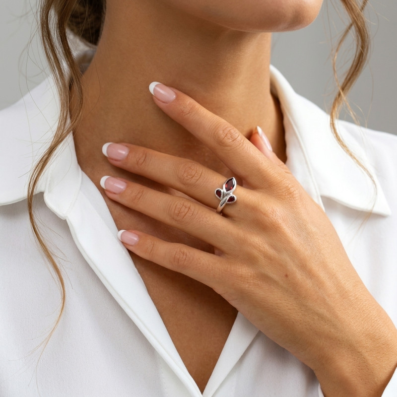 Bague Argent Rhodié Grenat Poires et Navette porté