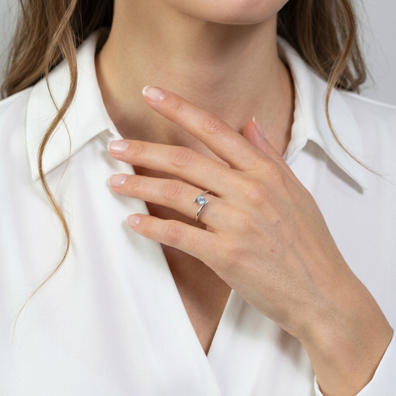 Bague Argent Topaze Bleue traitée Ronde 5mm porté