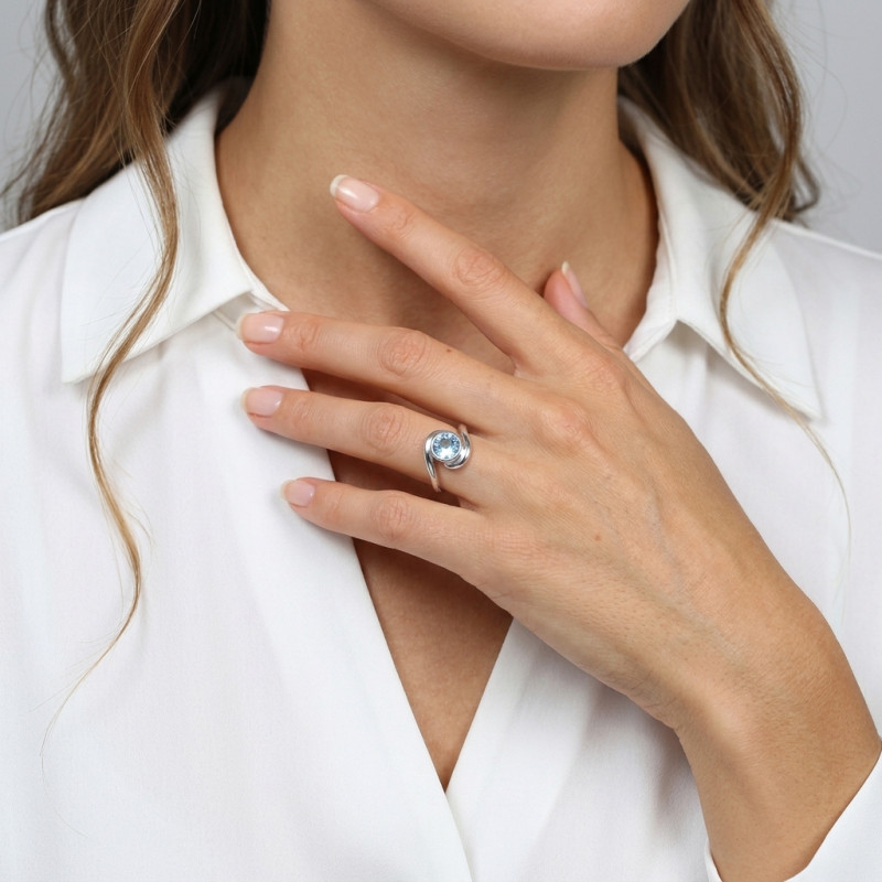 Bague Argent Topaze Bleue traitée Ronde 8mm porté
