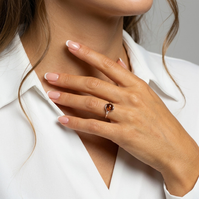 Bague Boule Ambre 7mm sur Argent 925 porté
