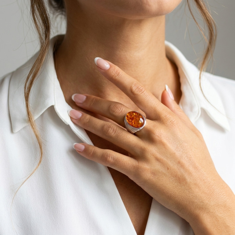 Bague Chevalière Argent et Ambre Ovale 20x15mm porté
