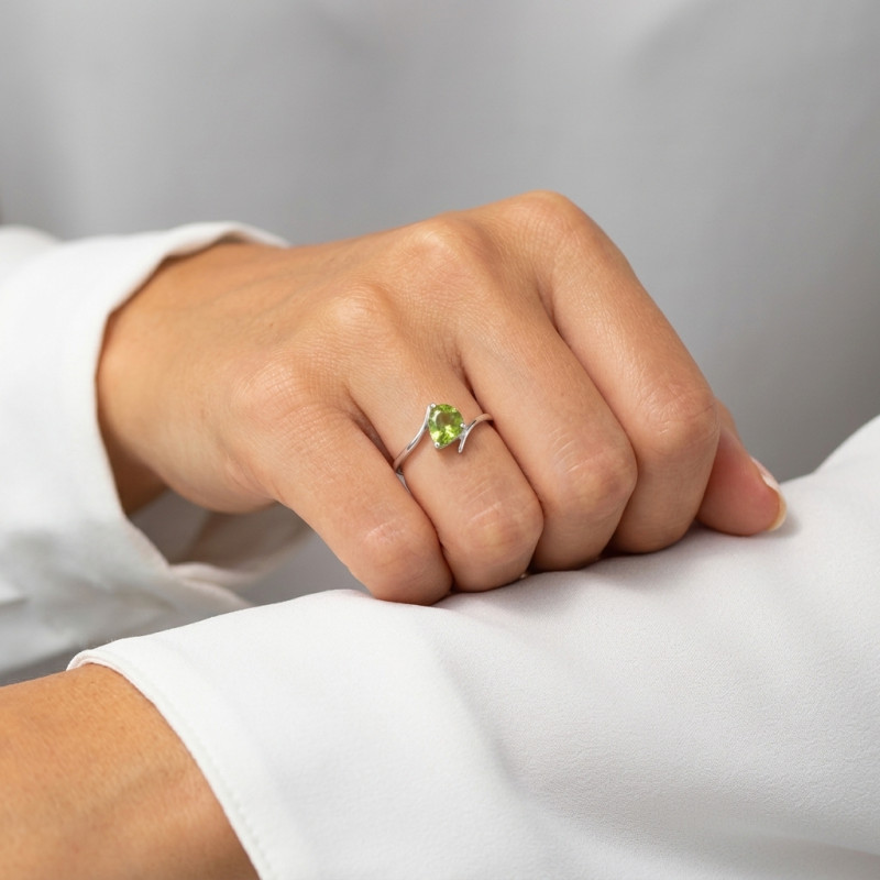 Bague Croisée Argent et Péridot  Poire porté