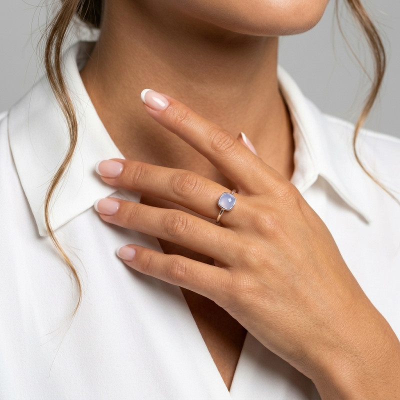 Bague en Argent 925 rhodié et Calcédoine Bleue porté