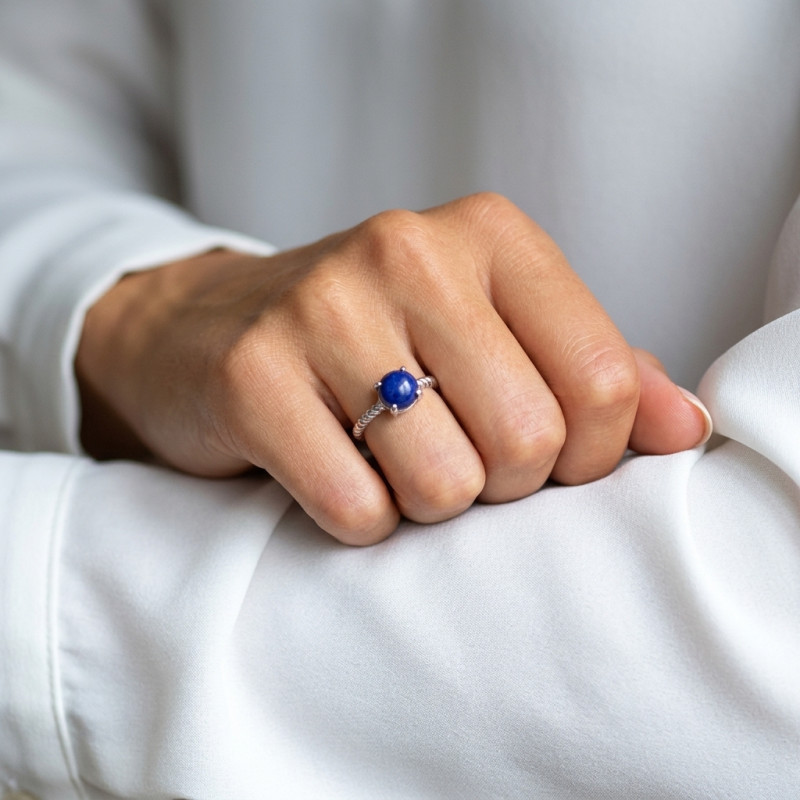 Bague en Argent 925 rhodié et Lapis Lazuli porté