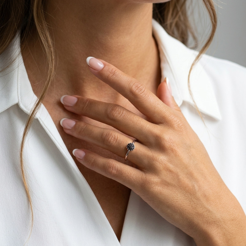 Bague en Argent 925 rhodié et Oxyde de zirconium Noir porté