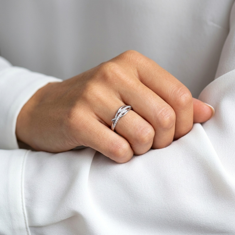 Bague en Argent 925 rhodié et Oxyde de zirconium porté