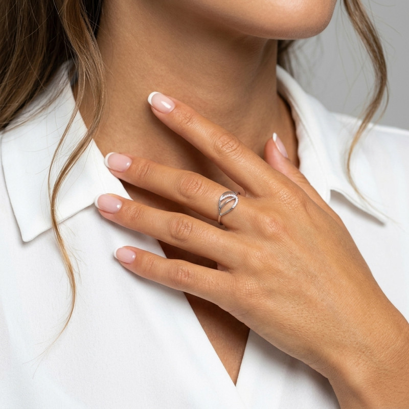 Bague en Argent 925 rhodié et Oxyde de zirconium porté
