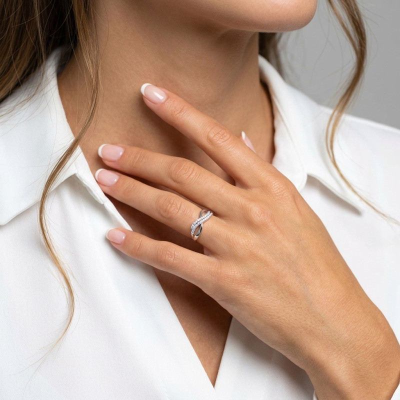 Bague en Argent 925 rhodié et Oxyde de zirconium porté