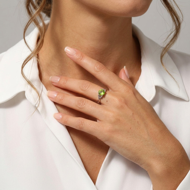 Bague Entrelacée Argent Péridot Rond 8mm porté