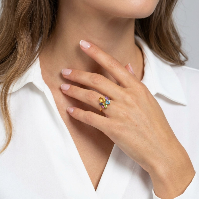 Bague Fleur Or jaune 375 et pierres fines porté
