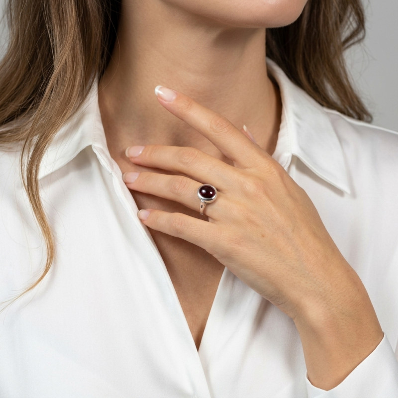 Bague Grenat Ovale 12x10mm Argent porté