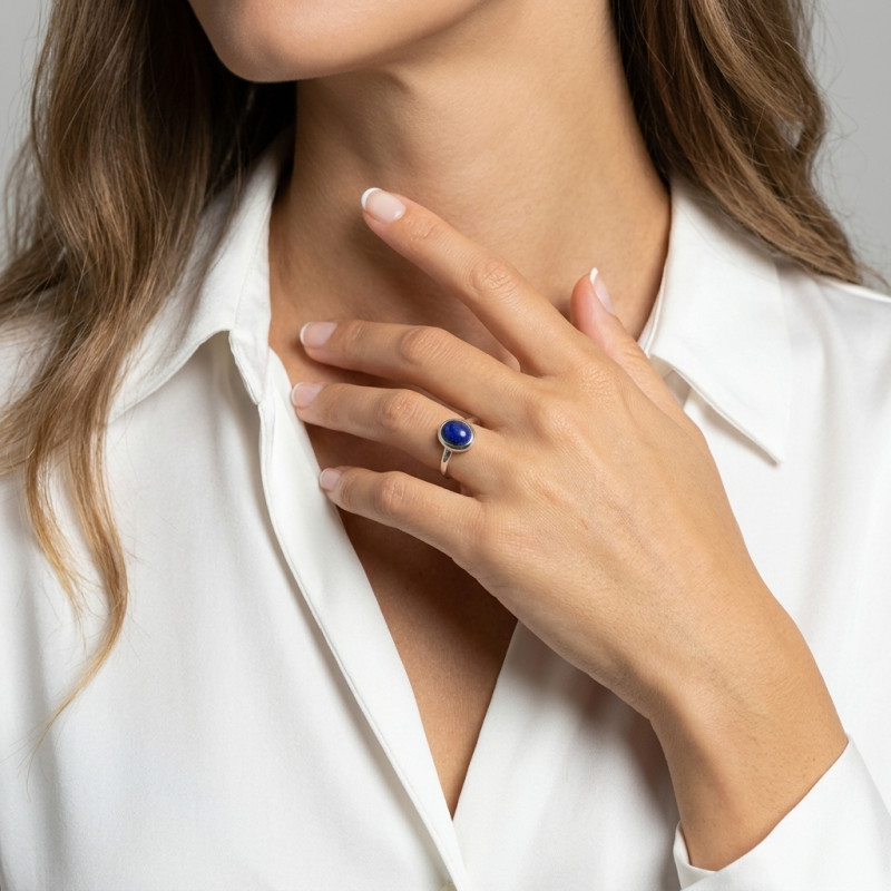 Bague Lapis Lazuli Argent Cabochon Ovale 9x7mm porté
