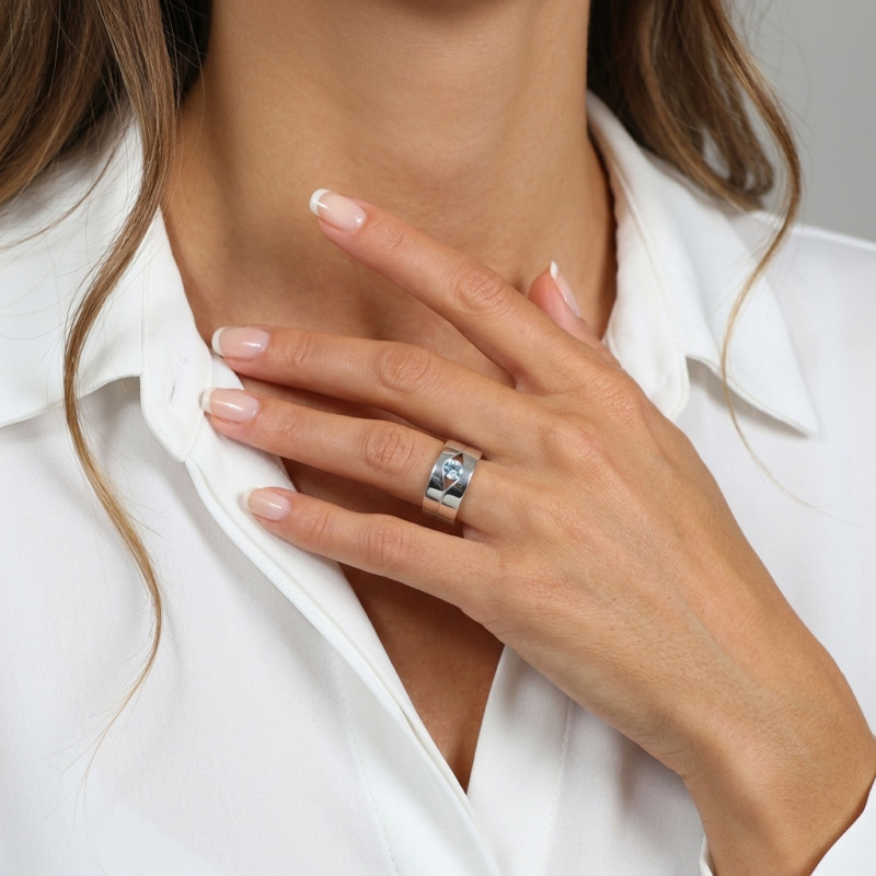 Bague Large Argent Topaze Bleue traitée Ronde 5mm porté