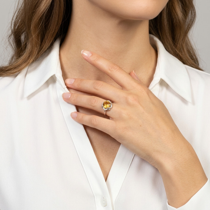 Bague Or Blanc 375 Citrine 10mm et Diamant porté
