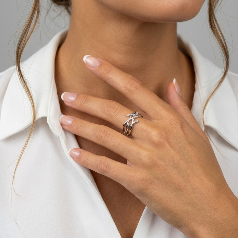 Bague Or Blanc Diamant (0.05ct) porté