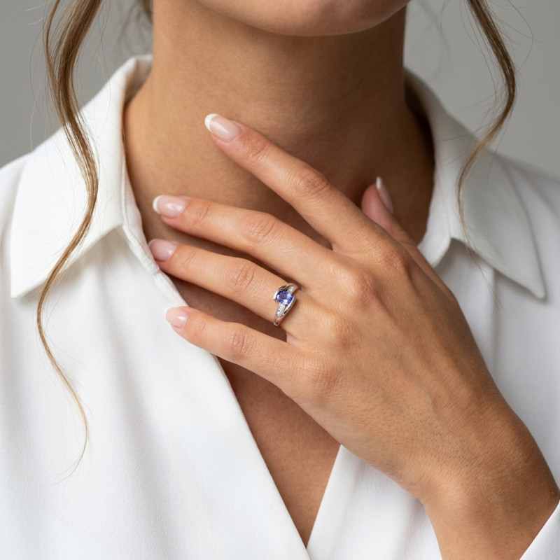Bague Or Blanc Tanzanite et Diamants porté