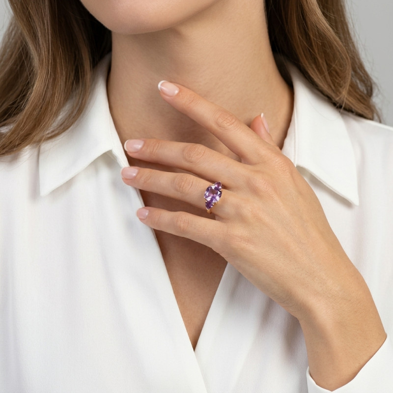 Bague Or Jaune 375 Améthyste Coussin et Coeur porté