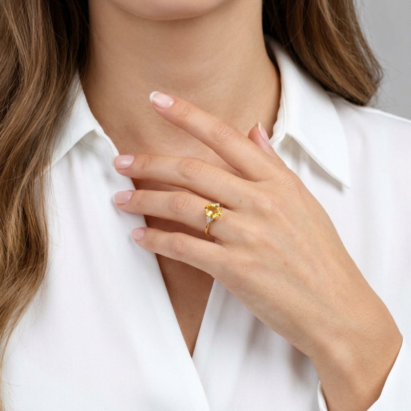 Bague Or jaune 375 Citrine Ovale 12x10mm et Diamant porté