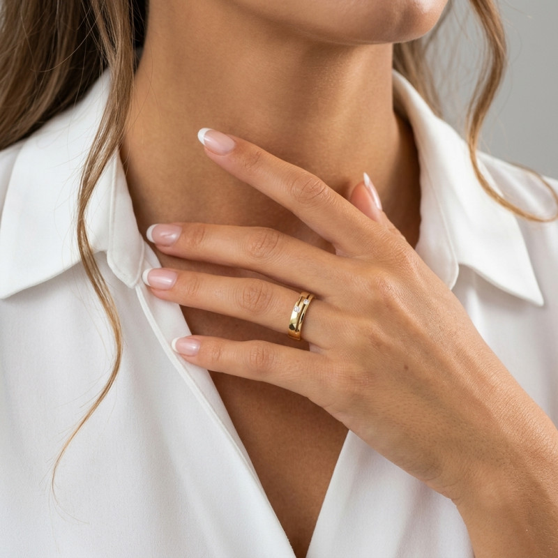 Bague Or jaune 750 et 2 Diamants porté