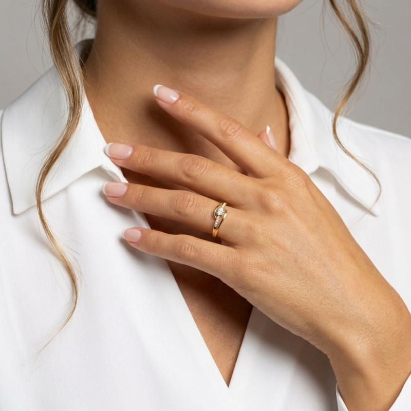 Bague Or Jaune Diamant  porté